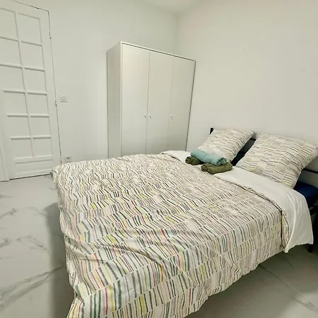 Super Homestay Colombes (Hauts-de-Seine)